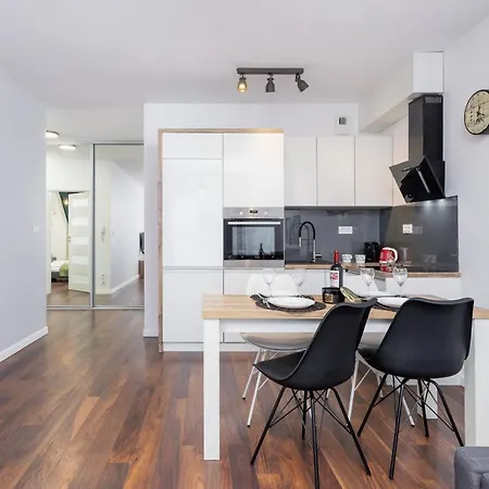 Pet-friendly Slusarska Cracow By Renters *