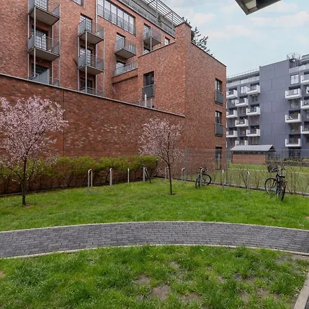 Pet-friendly Slusarska Cracow By Renters *