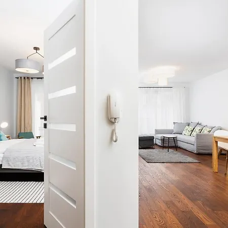 Pet-friendly Slusarska Cracow By Renters Apartment Krakow