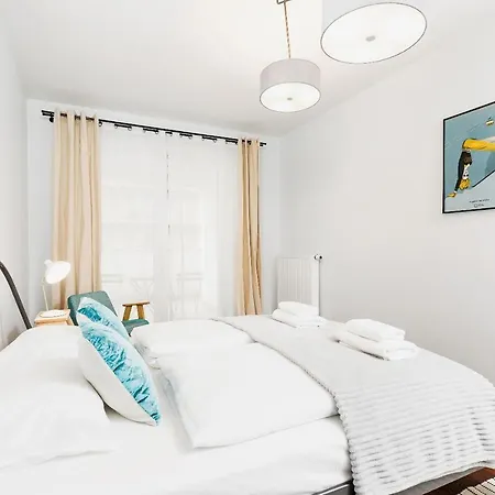 Pet-friendly Slusarska Cracow By Renters Apartament